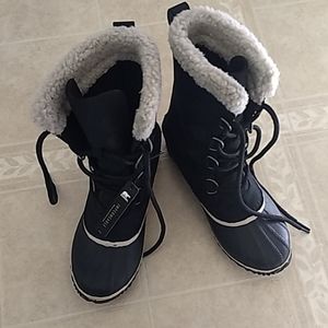 ~Sorel Carnival Winter boots NEED TO GO!~